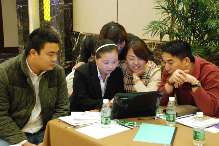 高瞻遠矚，移攬?zhí)煜? 2014年百度移動推廣峰會會議報道